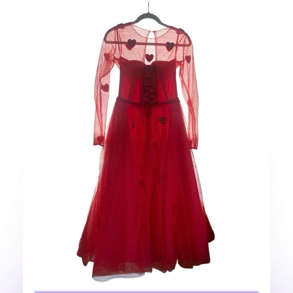 Teuta Matoshi Draped Heart Dress size 6 pristine condition
Beautiful red - Picture 2 of 16